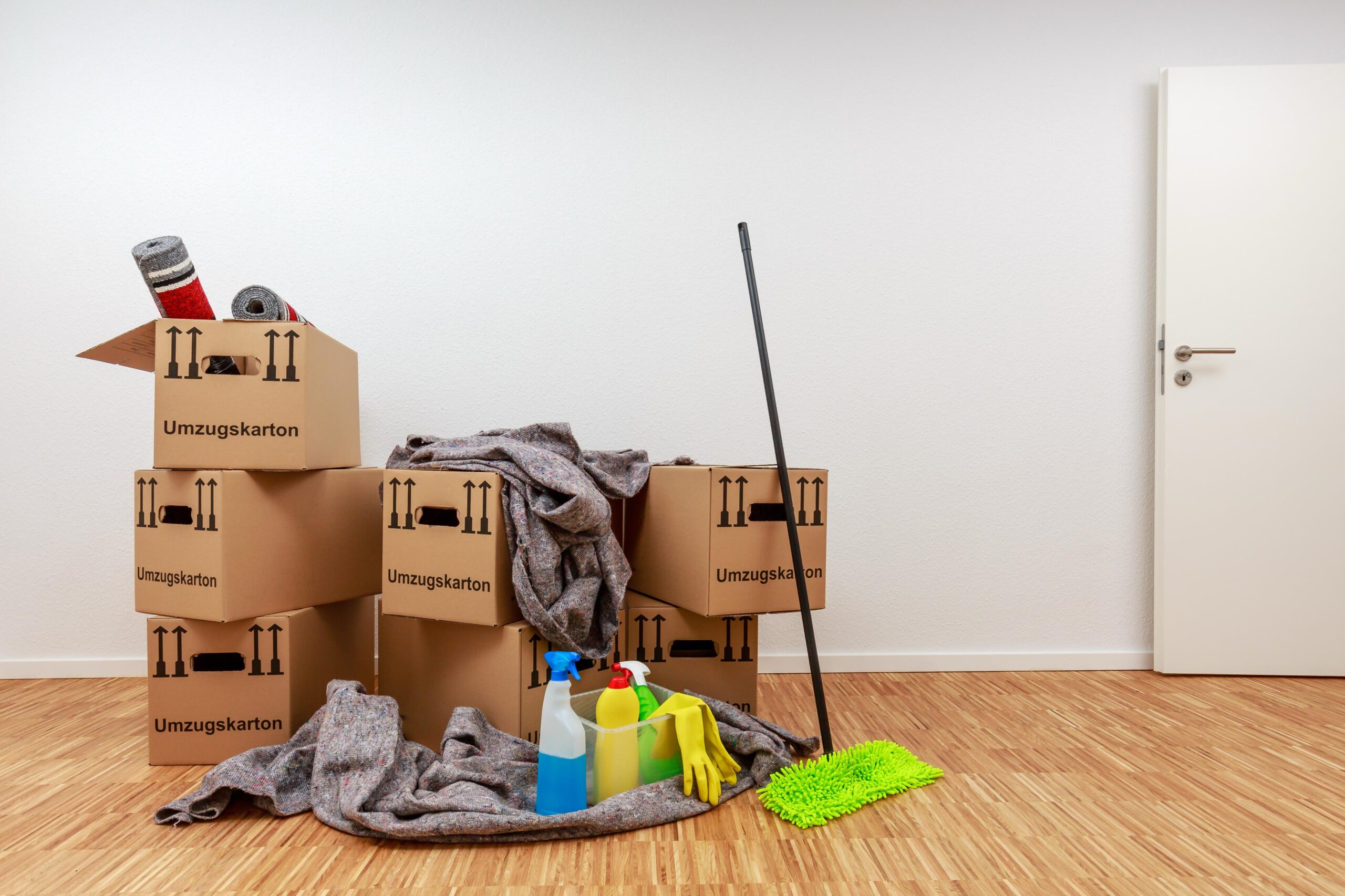 Ein staubfrei gereinigtes Zimmer nach Abschluss der Entrümpelung in Ratingen, fertig für den Einzug.